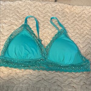 Turquoise Lace Bralette removable pads NWOT